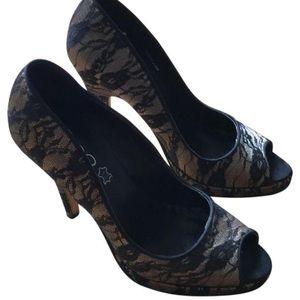 Like new ALDO black lace overlay pumps, size 37